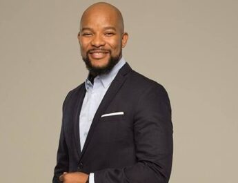 Hlomla Dandala o Ganetša Bahlankedi Polokong ya Gagwe